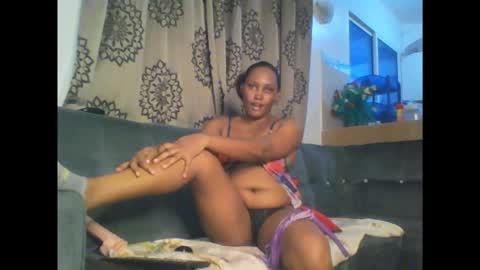 Snapshot of stargirl880271 chatting on December 17, 3:45 am isha online show from December 17, 3:45 am