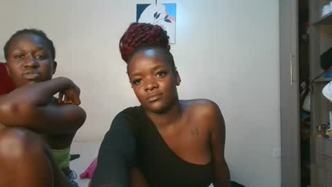 lia online show from March 31, 10:54 pm
