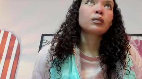 Snapshot of starkjoness chatting on December 20, 12:34 pm Stark Jones online show from December 20, 12:34 pm