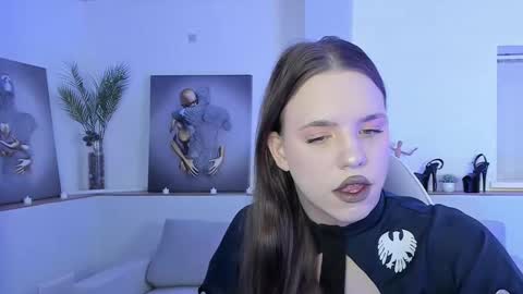 Snapshot of starlight_madison chatting on February 7, 2:15 am Madison online show from February 7, 2:15 am