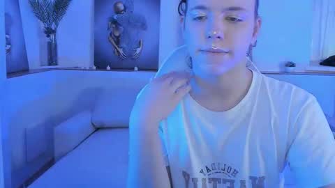 Snapshot of starlight_madison chatting on March 3, 2:07 am Madison online show from March 3, 2:07 am