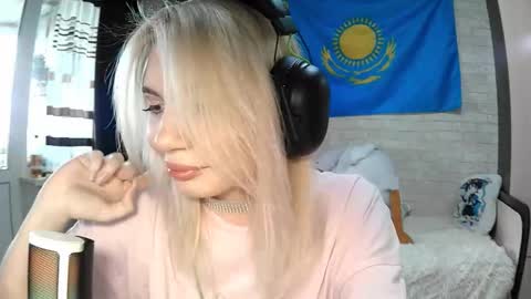 Katie online show from September 10, 9:53 am