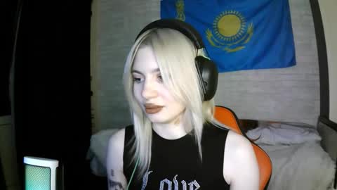 Katie online show from September 18, 3:14 pm
