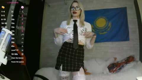 Katie online show from September 29, 3:06 pm