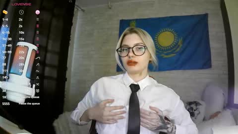 Katie online show from September 30, 9:36 am