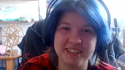 Snapshot of starrhans chatting on August 8, 9:44 am Lilly online show from August 8, 9:44 am