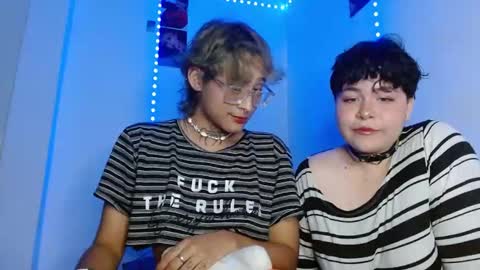 Snapshot of stars4spider_ chatting on December 18, 7:26 am      online show from December 18, 7:26 am