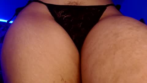 Snapshot of stars4spider_ chatting on October 24, 9:22 pm      online show from October 24, 9:22 pm