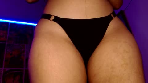 Snapshot of stars4spider_ chatting on October 27, 5:33 am      online show from October 27, 5:33 am
