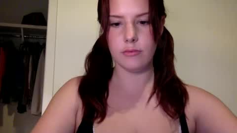Snapshot of stassiesfucktoy chatting on January 29, 2:19 am stassiesfucktoy online show from January 29, 2:19 am