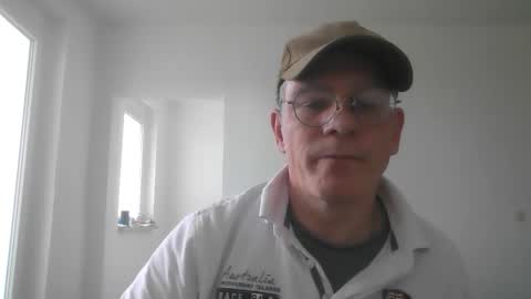 Snapshot of statisfaktion chatting on May 3, 1:50 pm statisfaktion online show from May 3, 1:50 pm