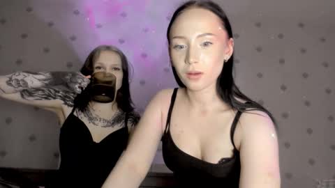 Snapshot of staysi_ chatting on December 3, 10:52 pm staysi_ online show from December 3, 10:52 pm