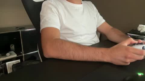 Snapshot of steaav94 chatting on July 21, 3:03 pm steaav online show from July 21, 3:03 pm