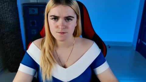 stef_nicks online show from October 24, 6:54 am