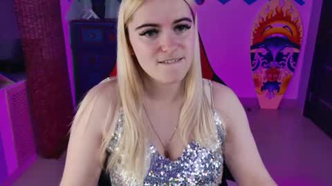 stef_nicks online show from November 7, 9:09 am