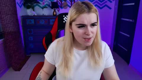 stef_nicks online show from November 23, 9:09 am