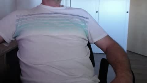 Snapshot of stefan2580 chatting on December 25, 1:41 pm Stefan online show from December 25, 1:41 pm