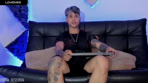 Snapshot of stefan_wonder_ chatting on December 17, 3:39 pm Wonder online show from December 17, 3:39 pm