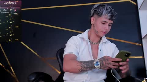 Snapshot of stefan_wonder_ chatting on January 10, 3:37 pm Wonder online show from January 10, 3:37 pm