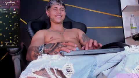 Snapshot of stefan_wonder_ chatting on January 18, 5:48 pm Wonder online show from January 18, 5:48 pm