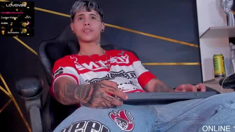 Snapshot of stefan_wonder_ chatting on January 19, 9:23 pm Wonder online show from January 19, 9:23 pm