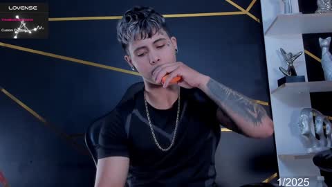 Snapshot of stefan_wonder_ chatting on January 31, 1:23 pm Wonder online show from January 31, 1:23 pm