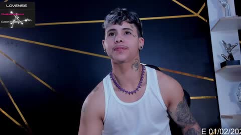 Snapshot of stefan_wonder_ chatting on February 1, 2:45 pm Wonder online show from February 1, 2:45 pm