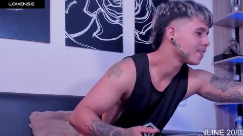 Snapshot of stefan_wonder_ chatting on February 20, 5:29 pm Wonder online show from February 20, 5:29 pm