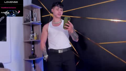 Snapshot of stefan_wonder_ chatting on March 1, 1:18 pm Wonder online show from March 1, 1:18 pm