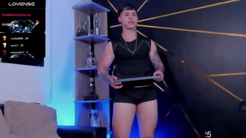 Snapshot of stefan_wonder_ chatting on March 5, 9:04 pm Wonder online show from March 5, 9:04 pm