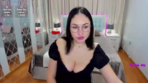 Snapshot of stefanawinter chatting on February 3, 5:05 am StefanaWinter online show from February 3, 5:05 am