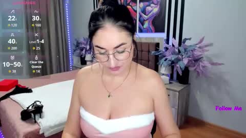 Snapshot of stefanawinter chatting on April 12, 11:26 am StefanaWinter online show from April 12, 11:26 am