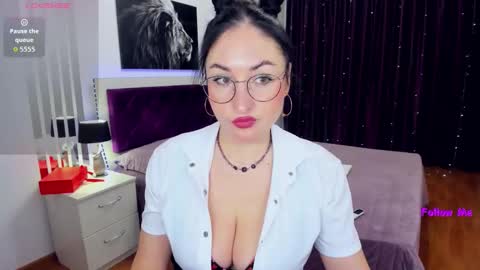 Snapshot of stefanawinter chatting on April 25, 11:24 am StefanaWinter online show from April 25, 11:24 am