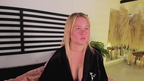 Stefanny   online show from January 7, 3:23 pm