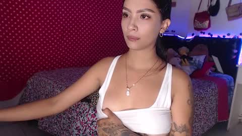 Im MiaIts my first day here  online show from December 25, 10:48 pm