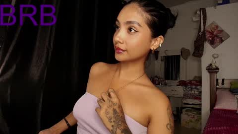 Im MiaIts my first day here  online show from September 22, 1:07 am