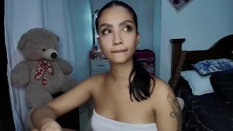 Im MiaIts my first day here  online show from October 2, 2:29 am