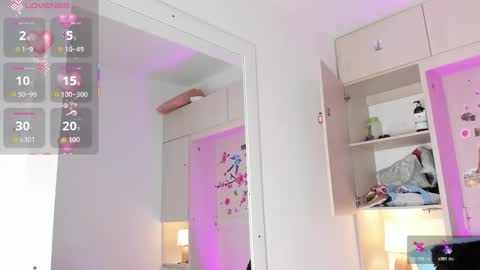 stefannyevans_ online show from November 11, 12:16 pm