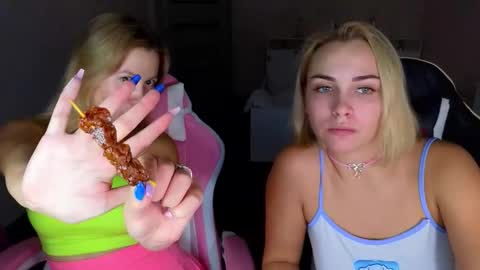 stefany_and_bettany online show from September 25, 4:00 pm