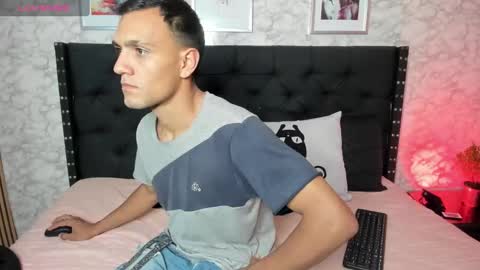 stefany_pablo1 online show from February 3, 12:47 pm