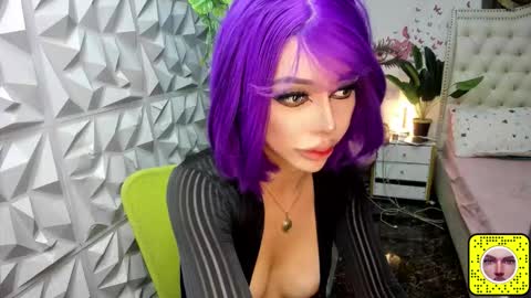 Snapshot of stefanylangkat chatting on November 16, 8:31 am Jane online show from November 16, 8:31 am