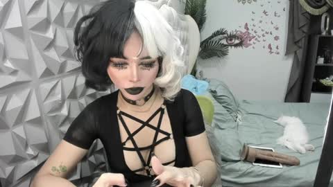 Snapshot of stefanylangkat chatting on April 1, 1:41 pm Jane online show from April 1, 1:41 pm