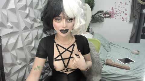 Snapshot of stefanylangkat chatting on April 2, 1:20 pm Jane online show from April 2, 1:20 pm