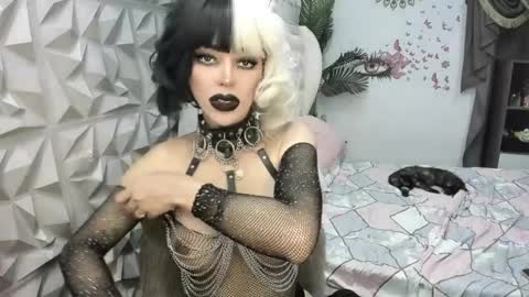 Snapshot of stefanylangkat chatting on April 3, 3:32 pm Jane online show from April 3, 3:32 pm