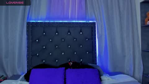 steff_olsen online show from February 9, 10:42 am