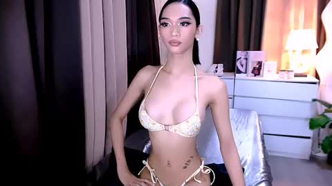 Snapshot of steffani_deluxe chatting on November 3, 6:47 am STEF online show from November 3, 6:47 am