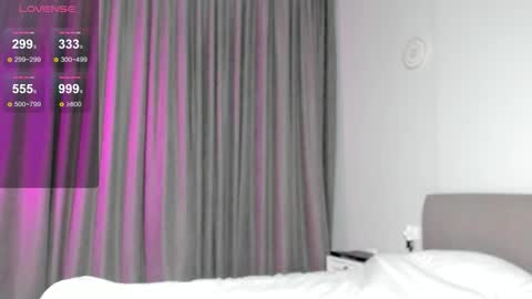 Snapshot of stella_crystal chatting on December 3, 10:41 pm karma online show from December 3, 10:41 pm