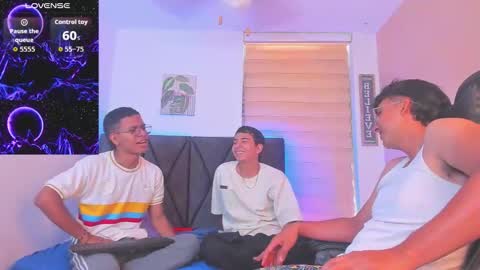 Snapshot of stella_drake chatting on February 25, 2:16 pm Drake online show from February 25, 2:16 pm