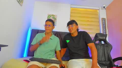 Snapshot of stella_drake chatting on March 2, 1:51 pm Drake online show from March 2, 1:51 pm