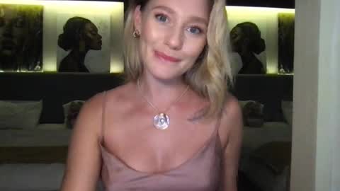 Stella online show from October 13, 2:17 pm